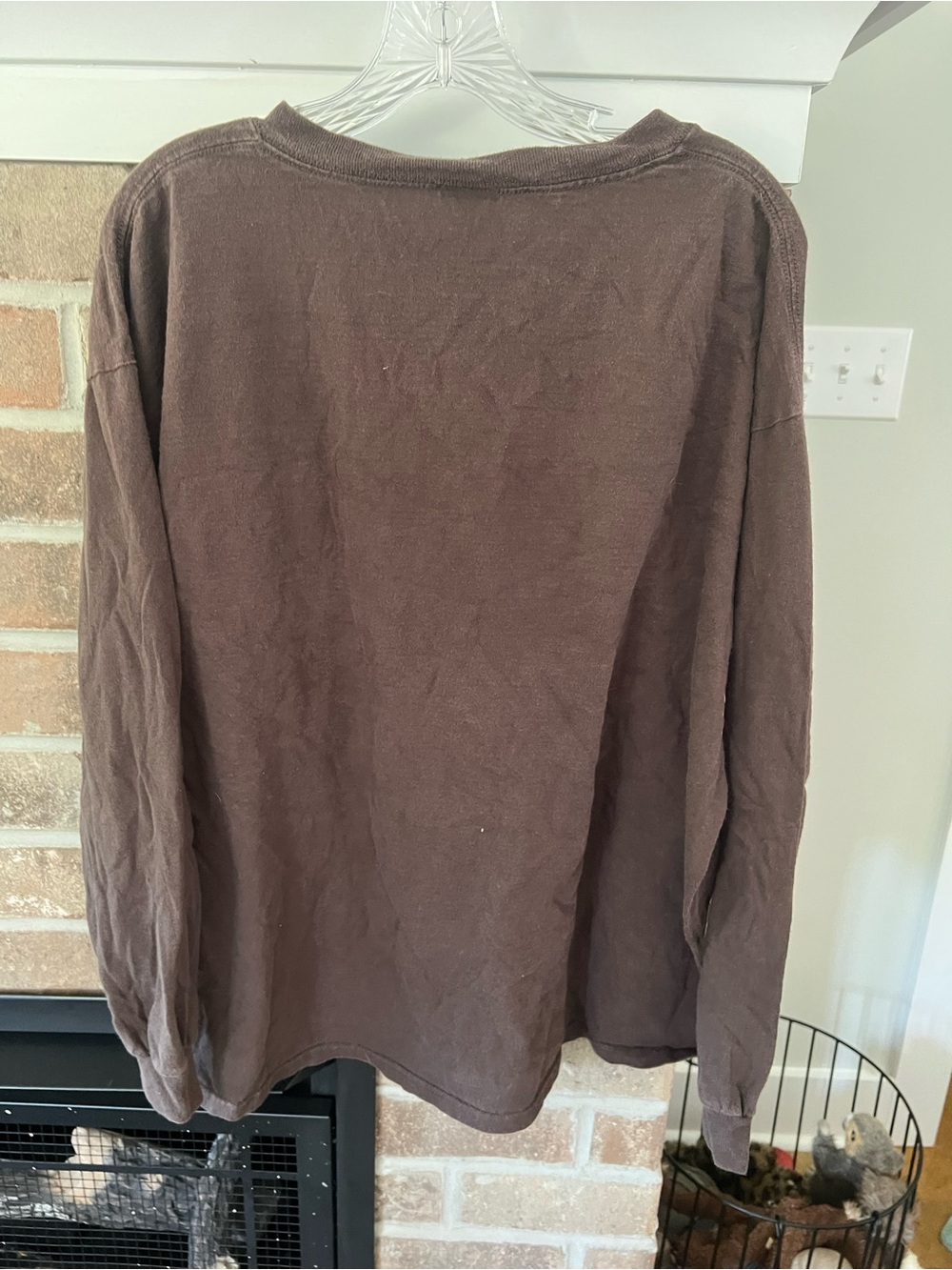 Delta Brown Tee with Red Logo Ring - Picture 3 of 3